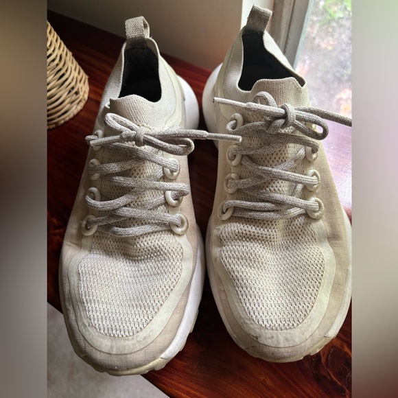 Allbirds Trail Runners - Picture 1 of 9